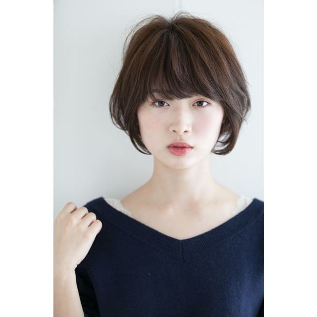 ショートカットの女性